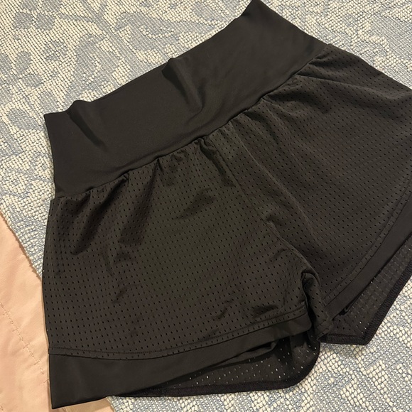 LOT of 2 Women's Black and Green High-Waisted HALARA shorts Sz M - NEW - Picture 5 of 9